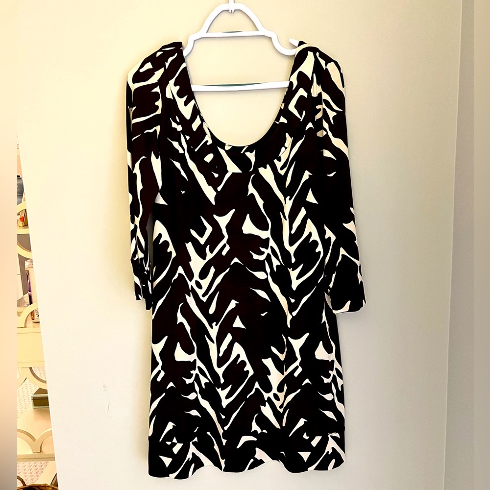 DVF Printed Scoop Neck and Back Pull on Dress